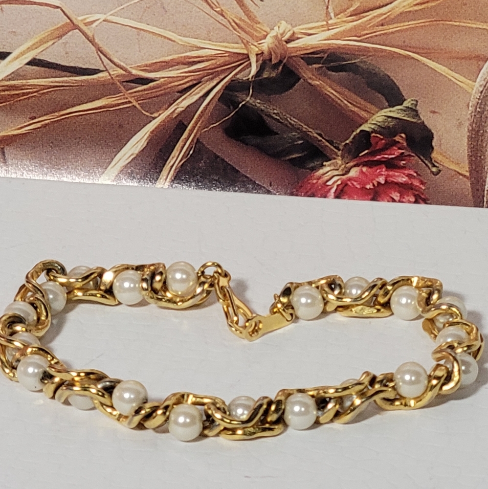 10K GP, CULTURED PEARLS BRACELET 7.5"
new with out tag - Picture 7 of 7